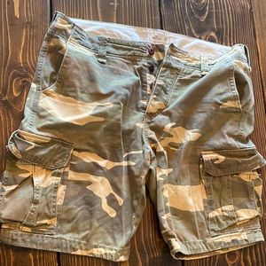 Men’s Hollister Camo Cargo Shorts